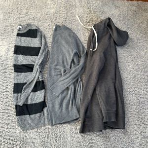 Maternity Sweaters - M